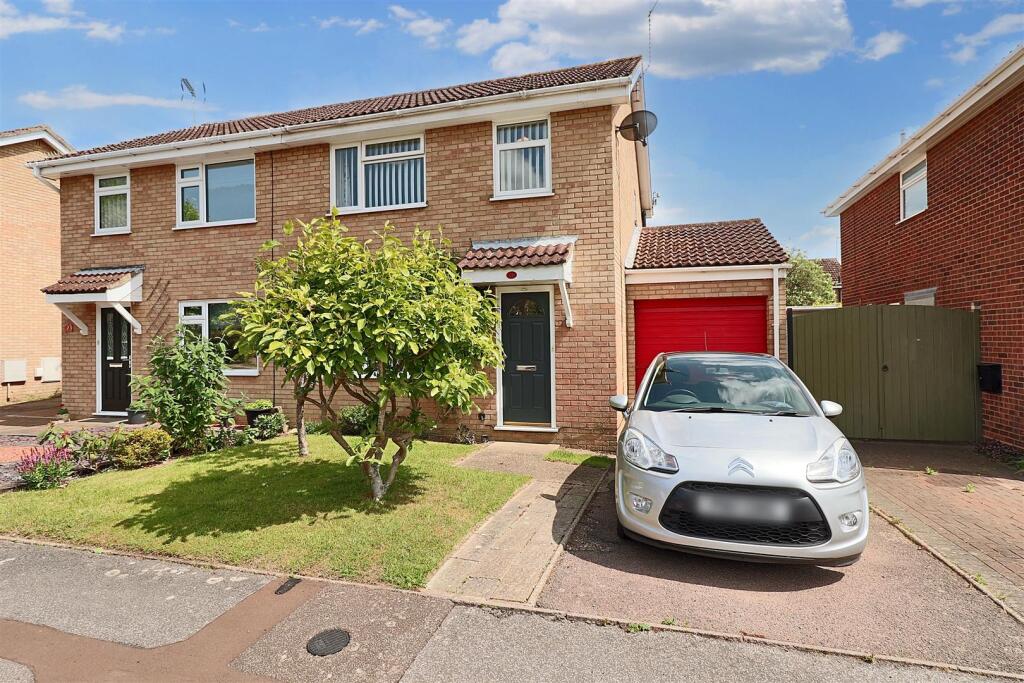 Copper Beech Drive, Carlton Colville, Lowestoft photo 3