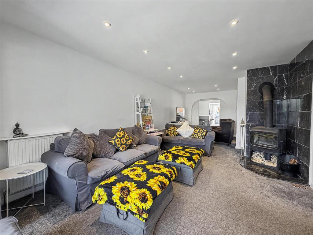 High Meadows, Midsomer Norton - More