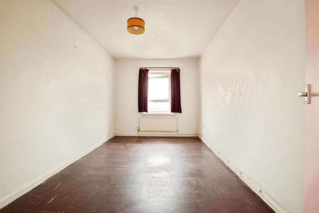 Apartment in Cardiff, Tremorfa - View 5