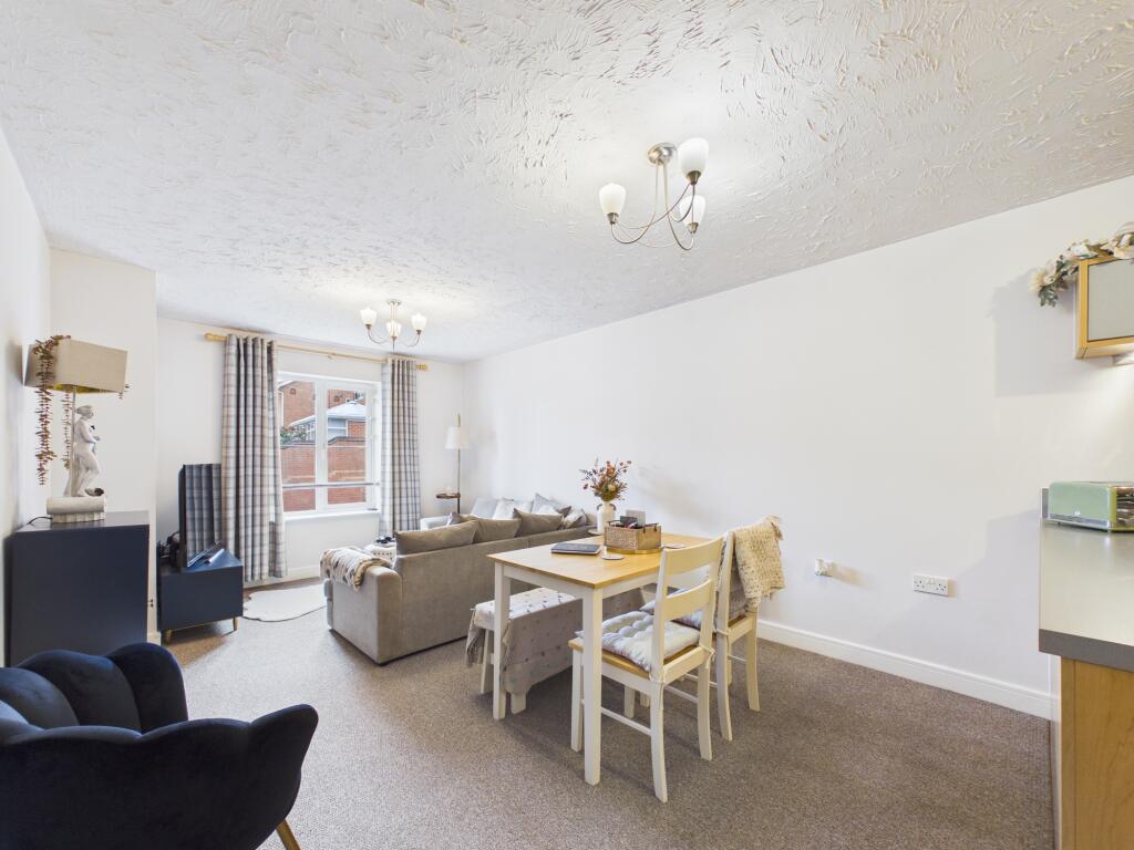 Duesbury Place, Mickleover photo 3