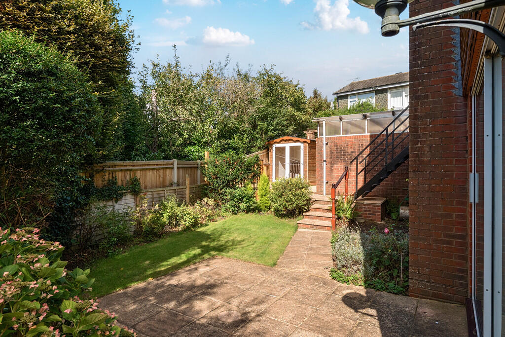 Storrington - Chantry Lane photo 4