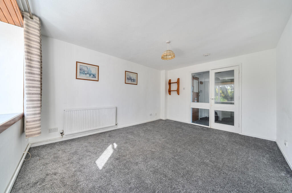 Apartment in Croydon - More