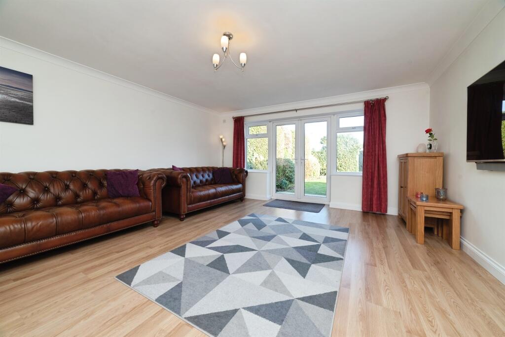 Eden Drive, Hull - View 5