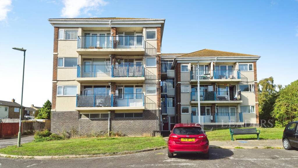 Studio flat on Hewett Close, Fareham, Hampshire, £80,000