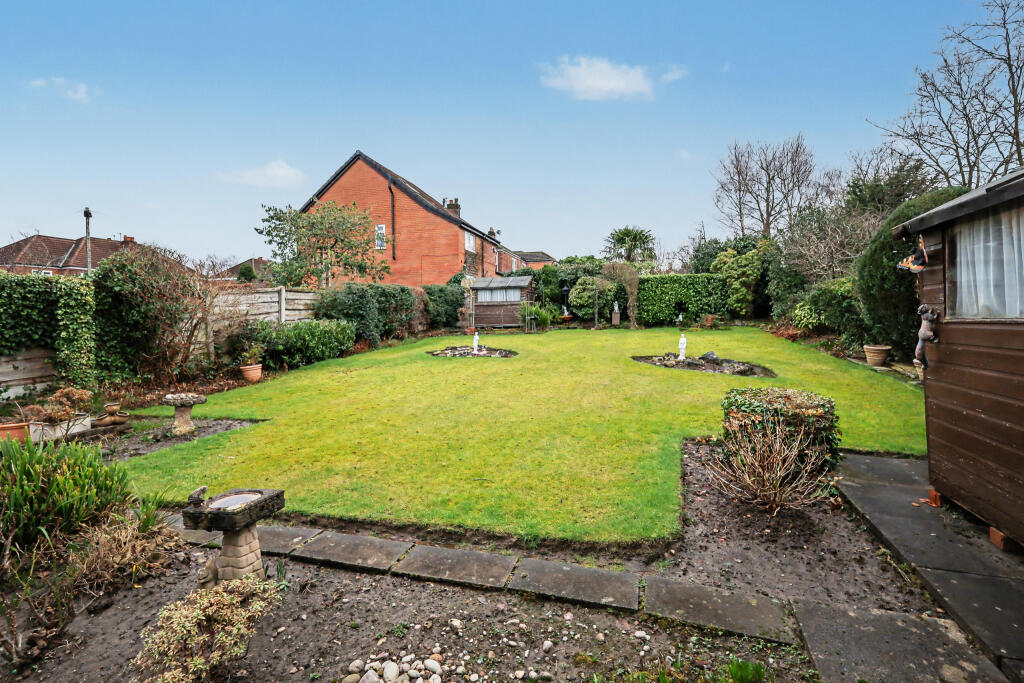 Hollythorn Avenue, Cheadle Hulme, SK8 7EX photo 4
