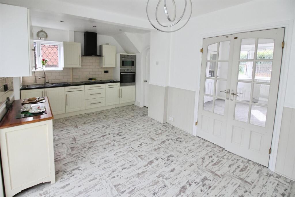 Wakefield Road, Swillington, Leeds photo 2
