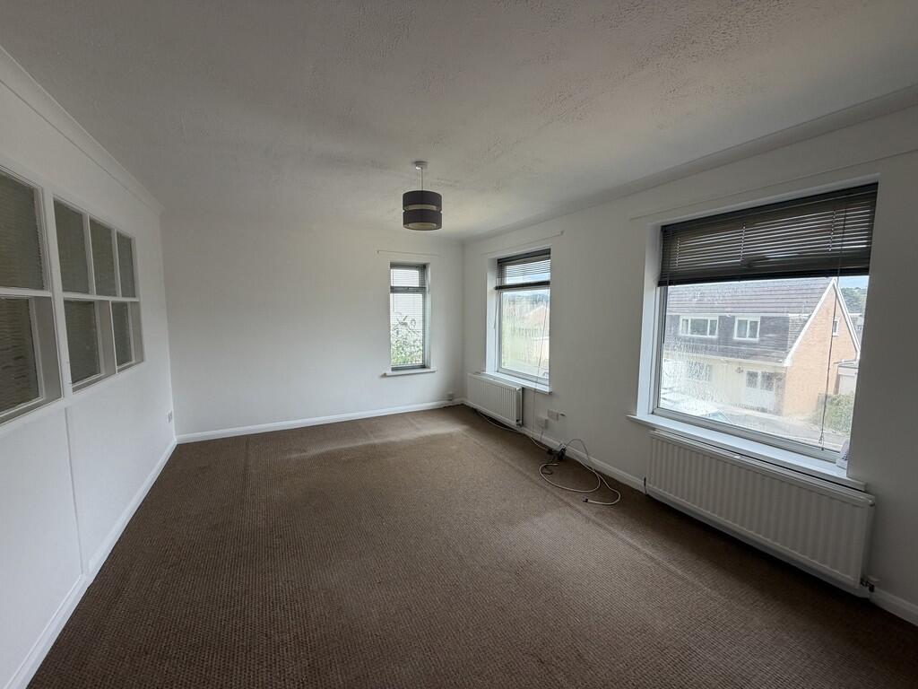 18, Emmetts Park, Ashburton photo 2