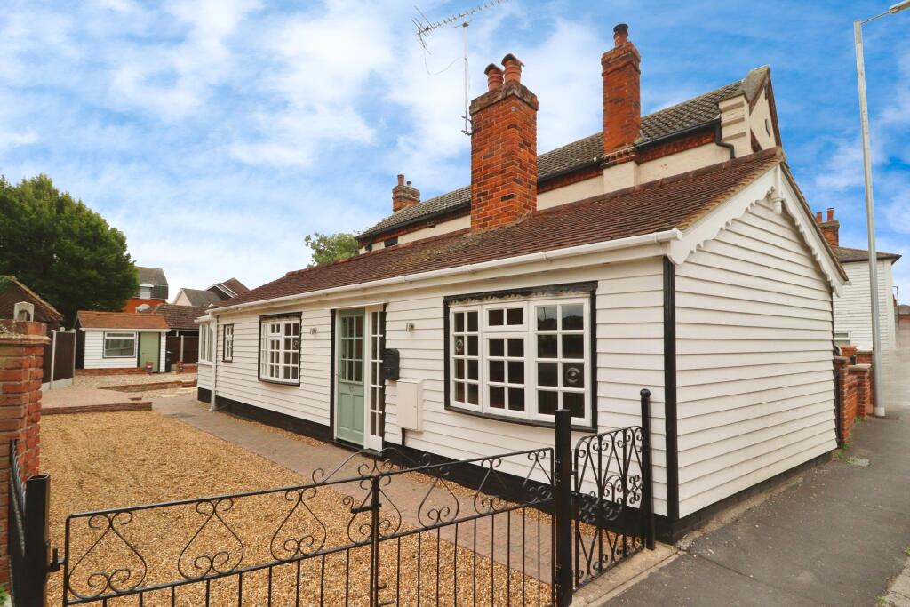 1-bed bungalow on Station Road, Southminster, CM0, £280,000