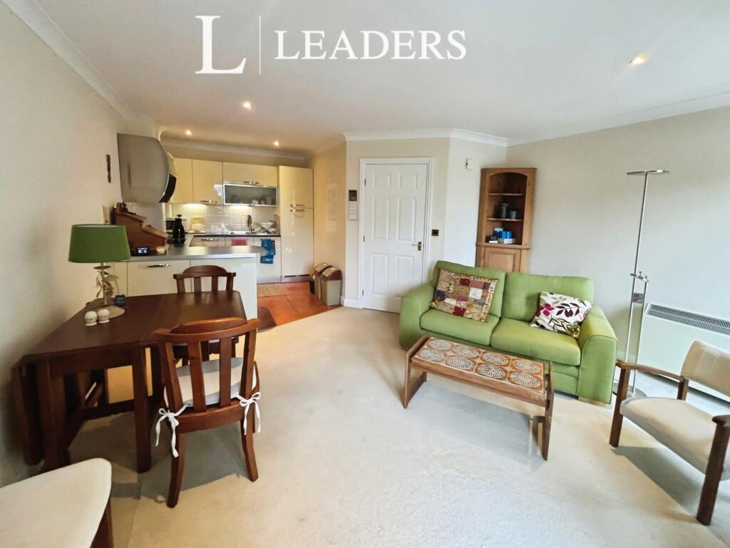 Apartment in Warrington - More