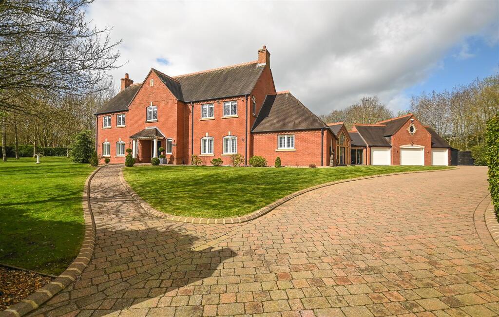 Main image of property: Arden House, Weaverlake Drive, Yoxall, DE13