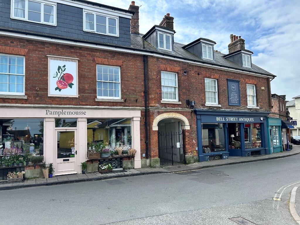 Main image of property: Flat 5, 5 Bell Street, Shaftesbury, Dorset, SP7 8AR