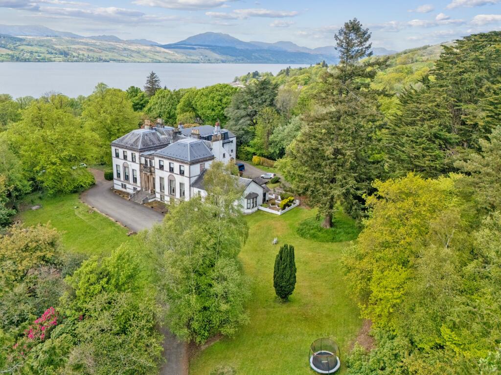 Main image of property: Flat 10 Ardenconnel House, Rhu, G84 8LS
