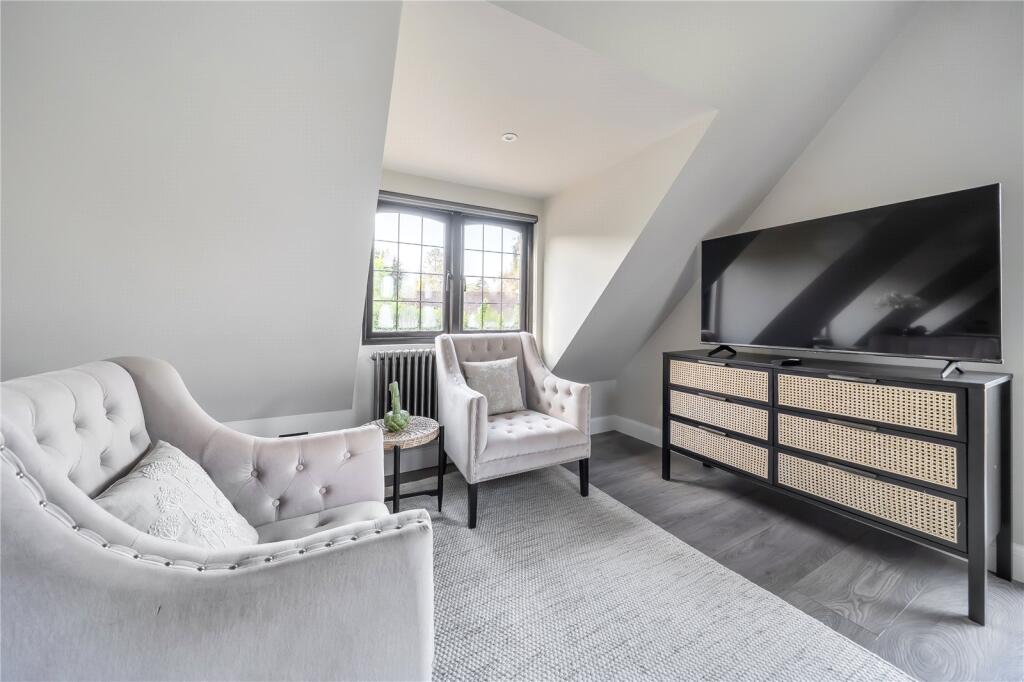 Studio Annexe, Oakwood House, Lady Margaret Road, Sunningdale, SL5 - View 4