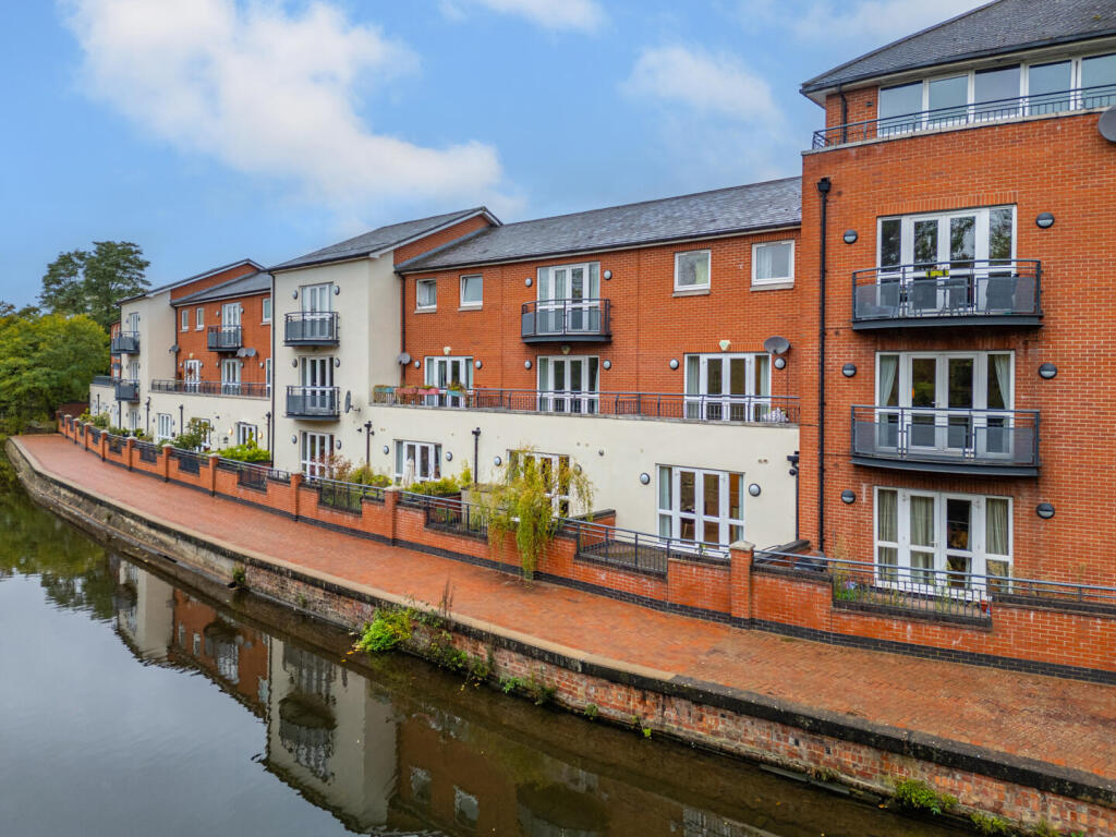 House in Nottingham, Hockley, The Meadows - View 2