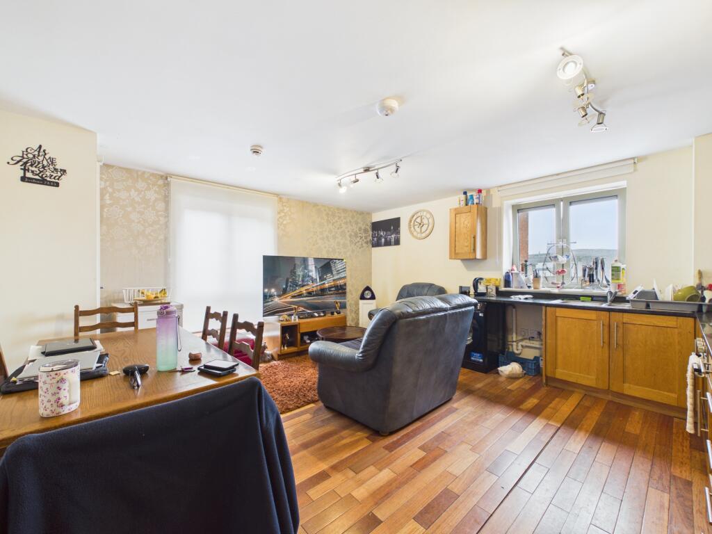 Apartment 37, Brook House, 19 Brook Street photo 3