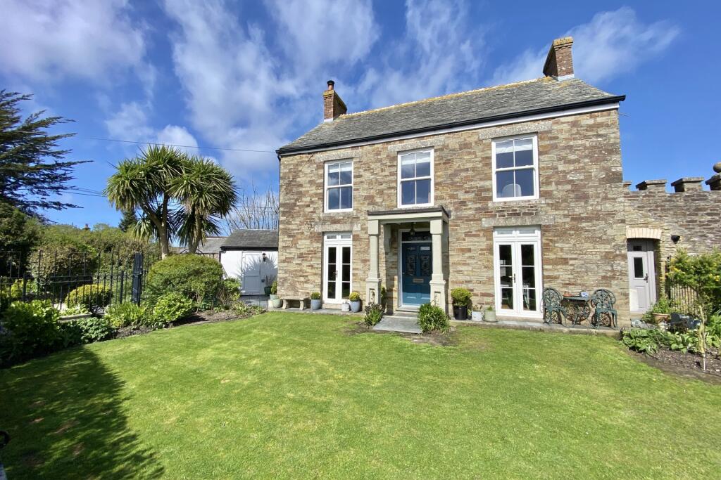 6-bed detached on Petherick House, Little Petherick, PL27, £995,000