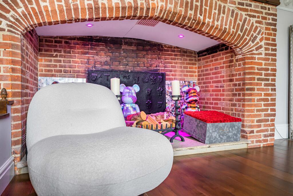Apartment in East Hertfordshire, Aston - View 5
