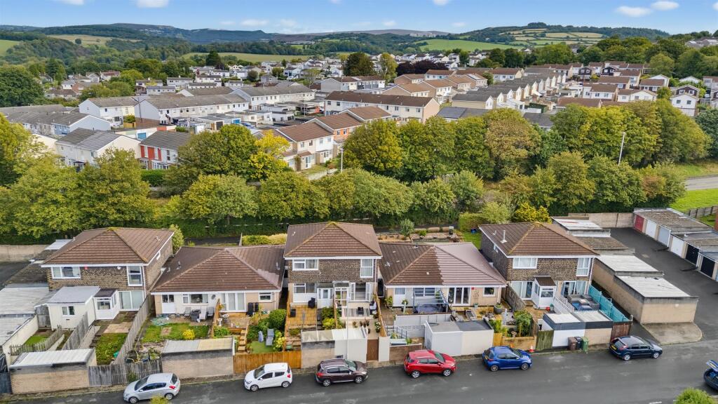 House in Plymouth - View 4