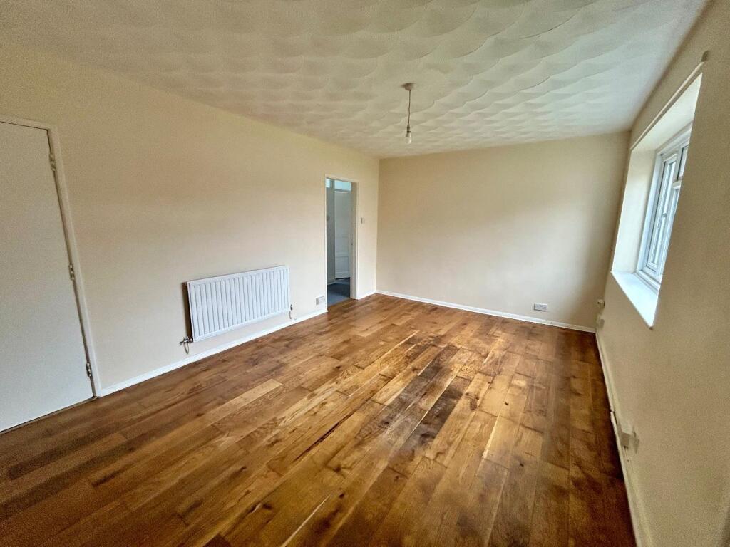 Apartment in Swindon, Penhill, Central Swindon North - View 2