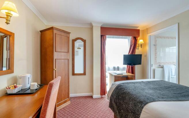 8685239-interior18.jpg