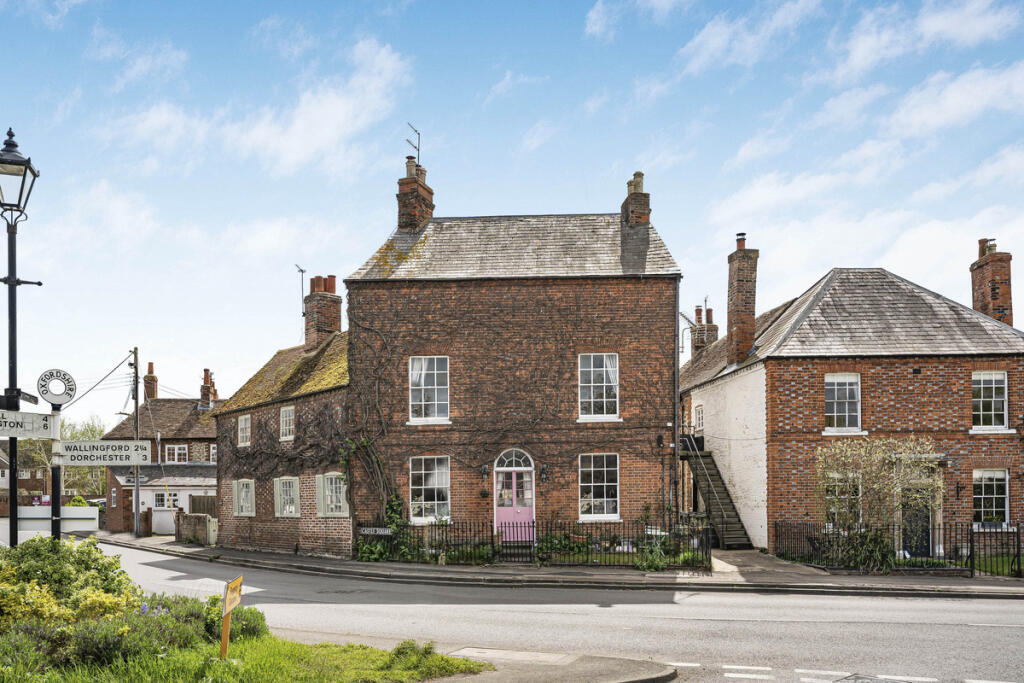 Main image of property: Castle Square, Benson, OX10