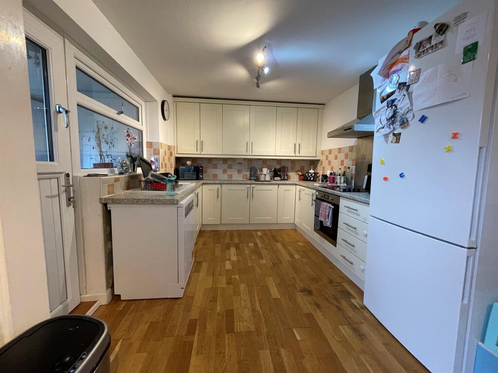 Vanbrugh Road, Eggborough, Goole photo 5