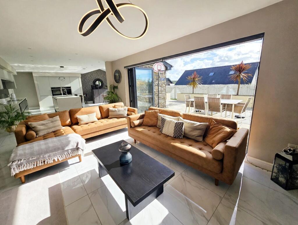 House in Cardiff, Ynysawdre - View 5