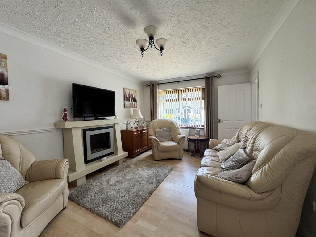 House in Ammanford, Llandybie - More