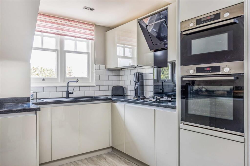Apartment in Bournemouth - View 3
