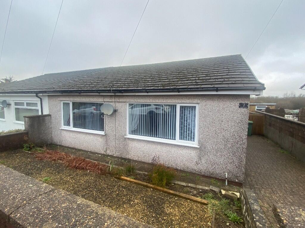 Main image of property: Heol Isaf, CF46