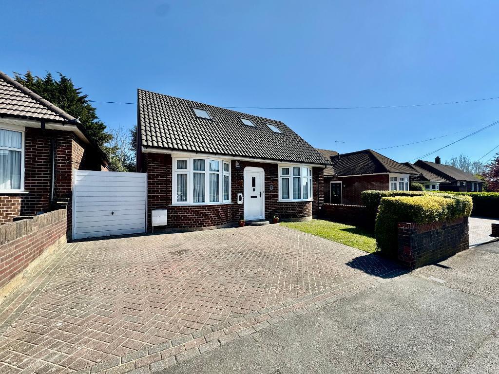 Main image of property: Clevedon Road, Stopsley, Luton, Bedfordshire, LU2 9EB