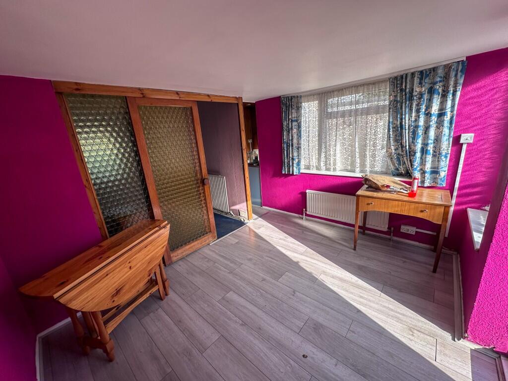 Markway, Sunbury-On-Thames, Surrey, TW16 – pohled 4