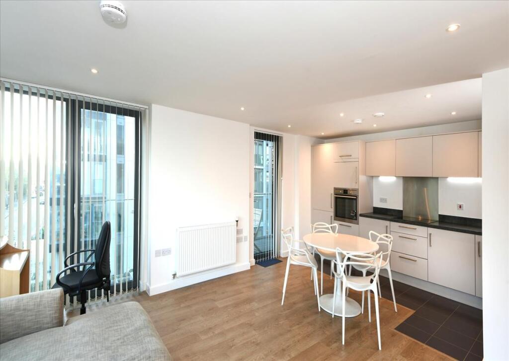 Lapwing Heights, Hale Village, London, N17 photo 4