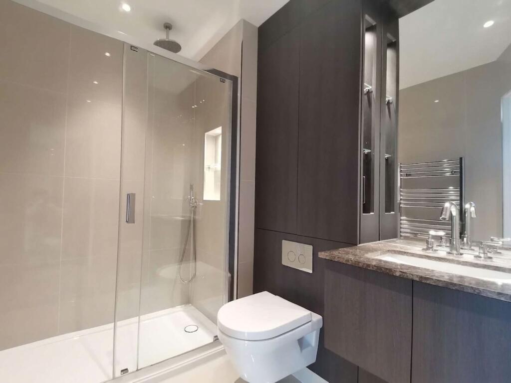 Apartment in London - View 5