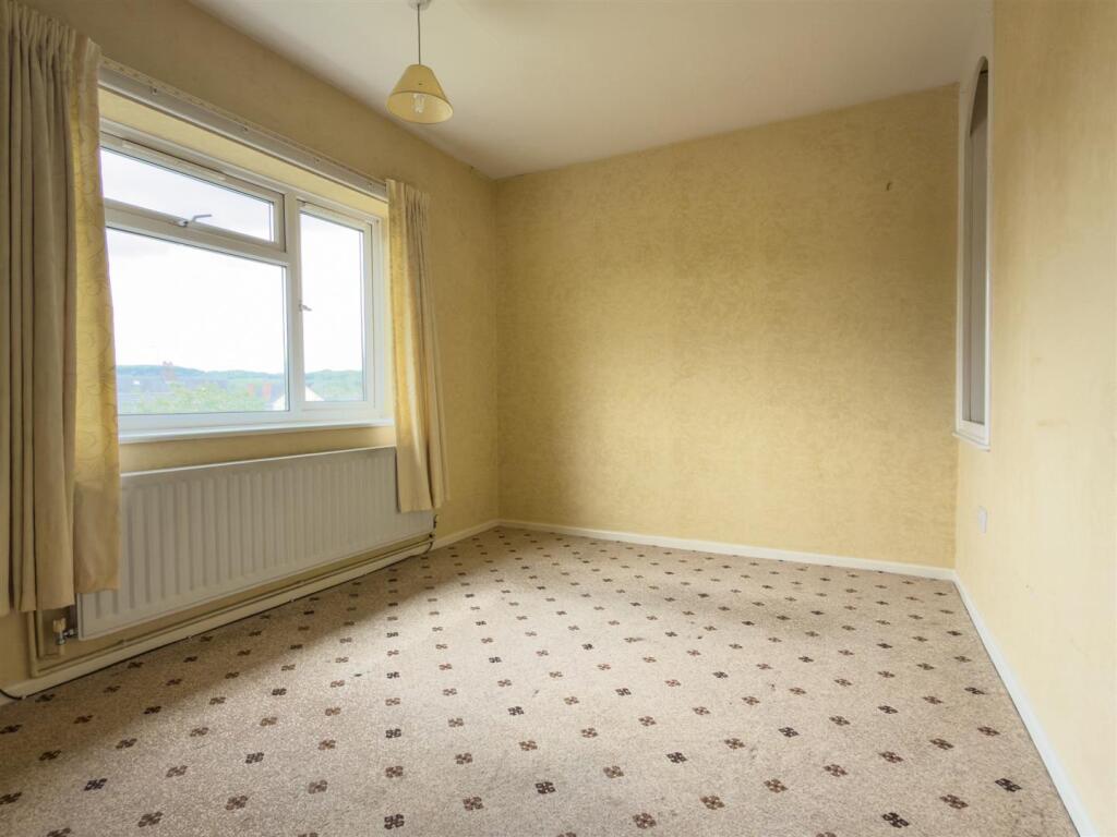 Apartment in Stoke-on-Trent - View 5