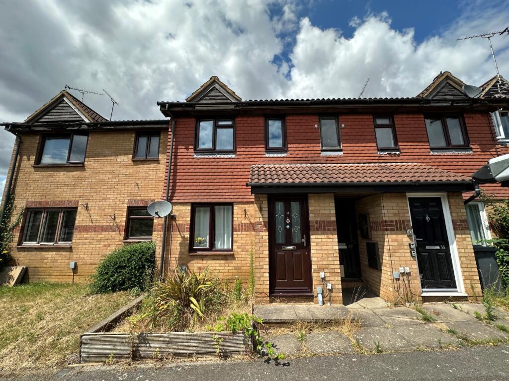 1-bed flat on Gilderdale, Luton, £145,000