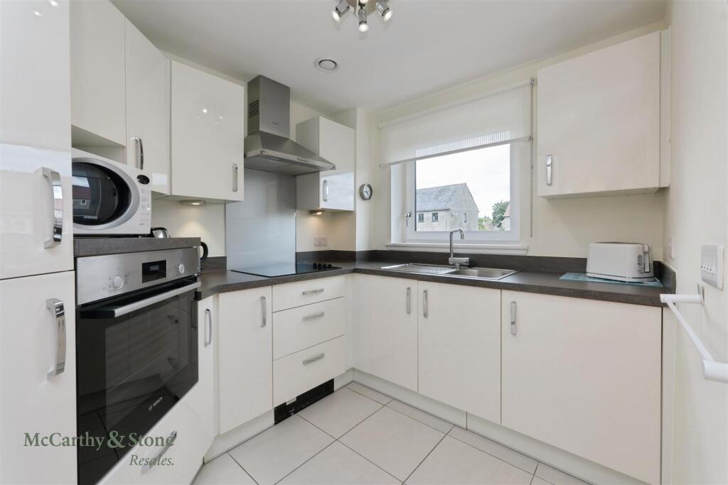 Apartment in Glasgow, East Dunbartonshire - More