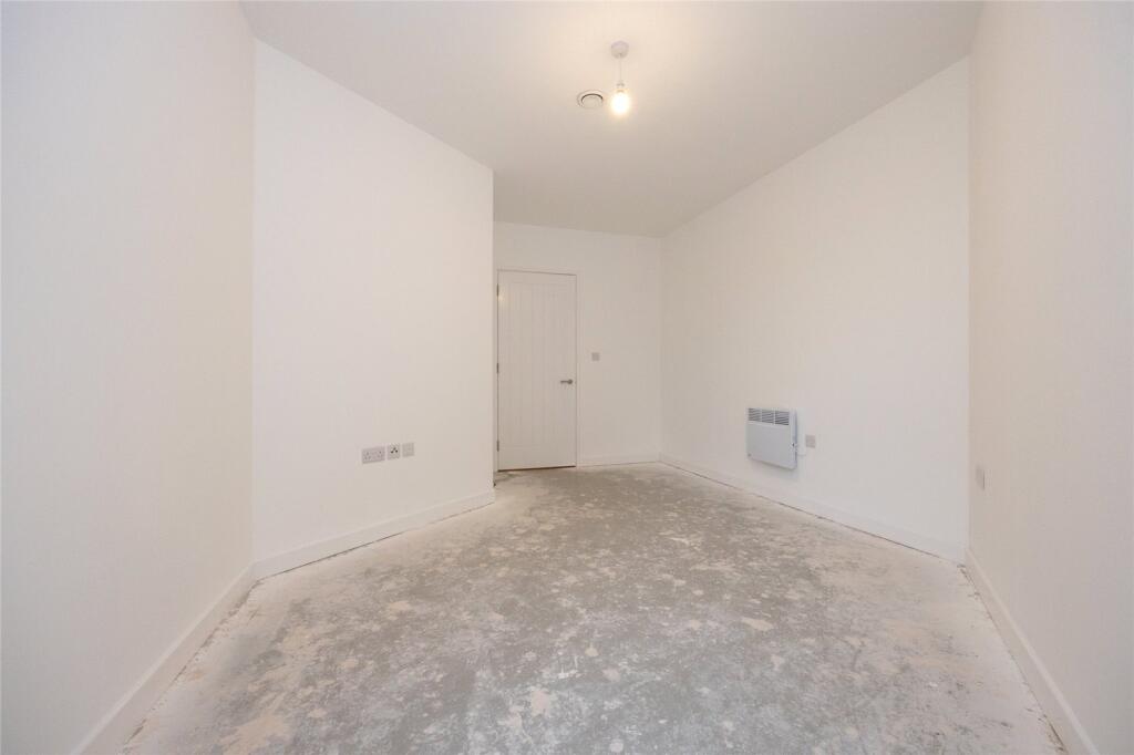 Apartment in Trafford, Brooklands - View 6