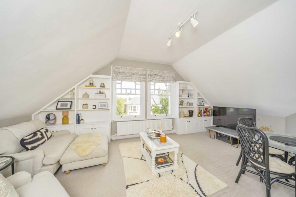 Apartment in London - View 2