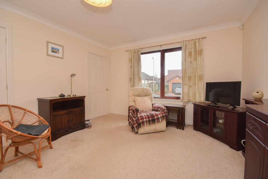 31 Honeyberry Crescent photo 4