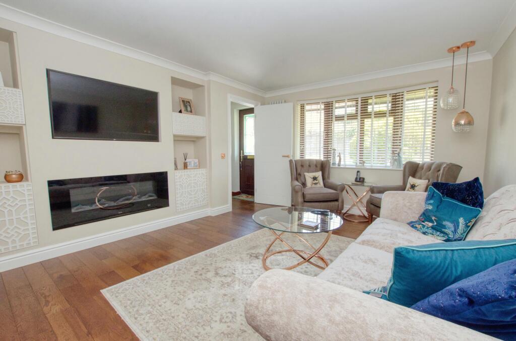 House in Southampton, Chartwell Green, West End - More