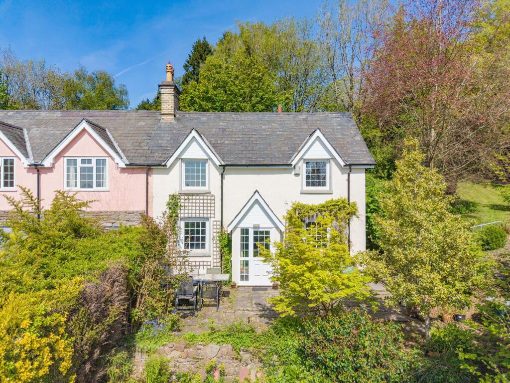 Main image of property: Coedkernew, Newport, NP10