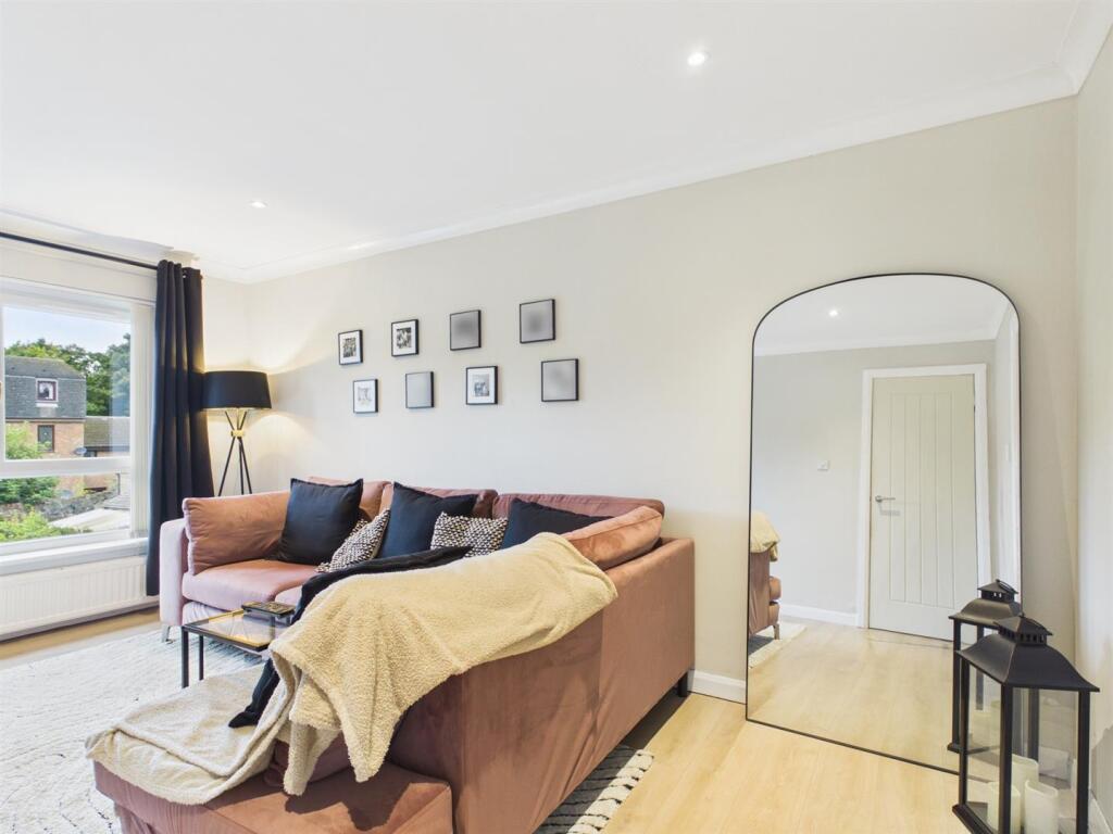 Apartment in Paisley, Renfrewshire - View 5
