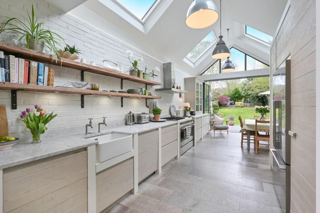 House in Kingston upon Thames - View 3