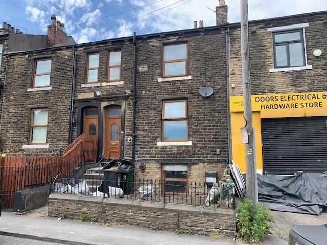 Studio terraced on Fagley Road, Fagley, Bradford, £80,000