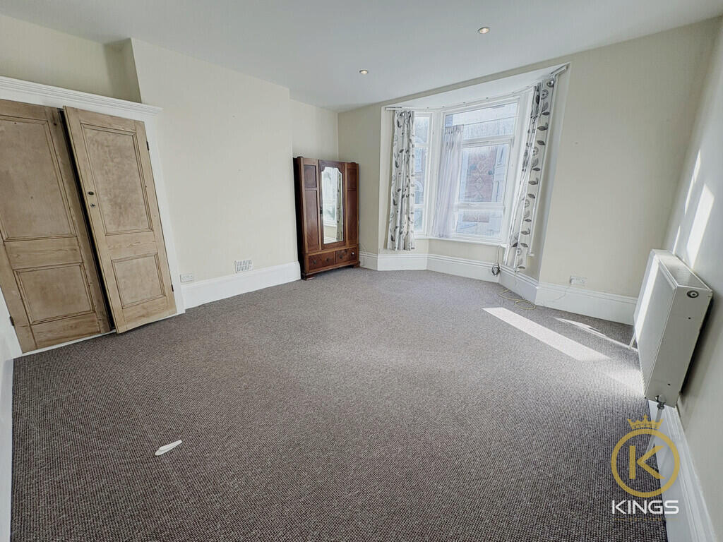 Apartment in Portsmouth, Southsea - View 3