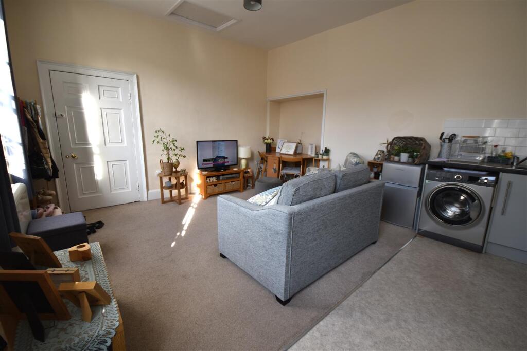 Apartment in Colchester - More