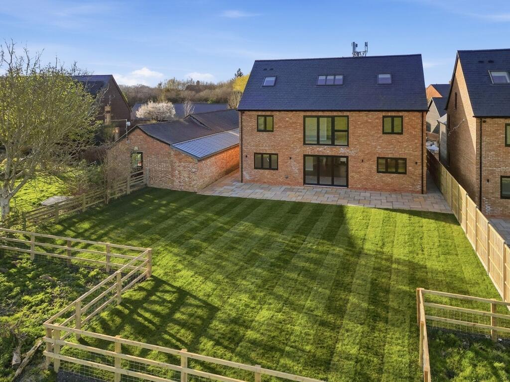 Main image of property: Benthill Farm, London Road, MK18