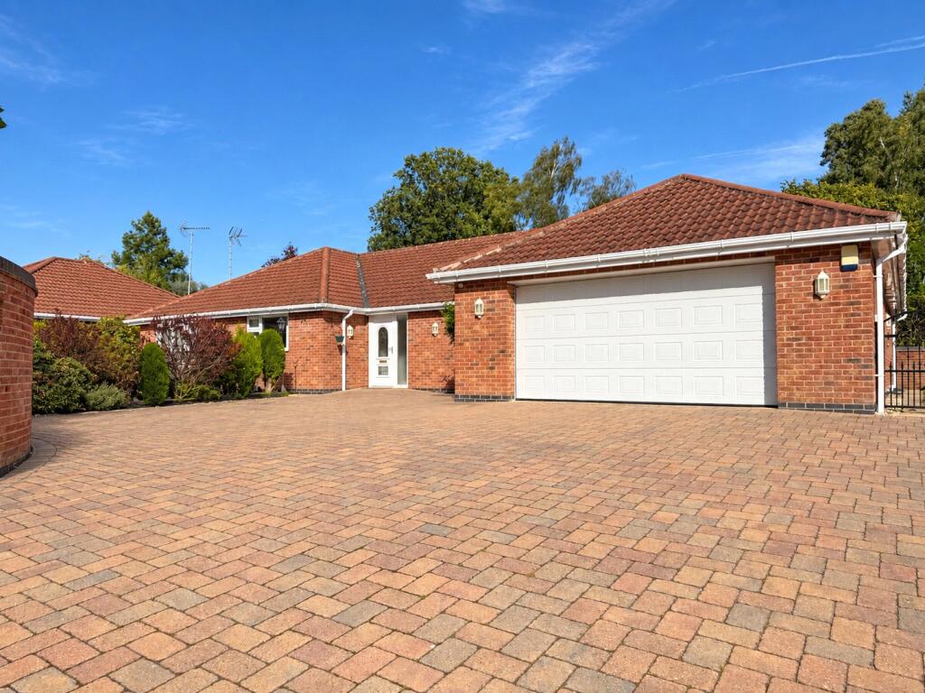 Main image of property: Nottingham Road, Ravenshead, Nottingham, Nottinghamshire, NG15