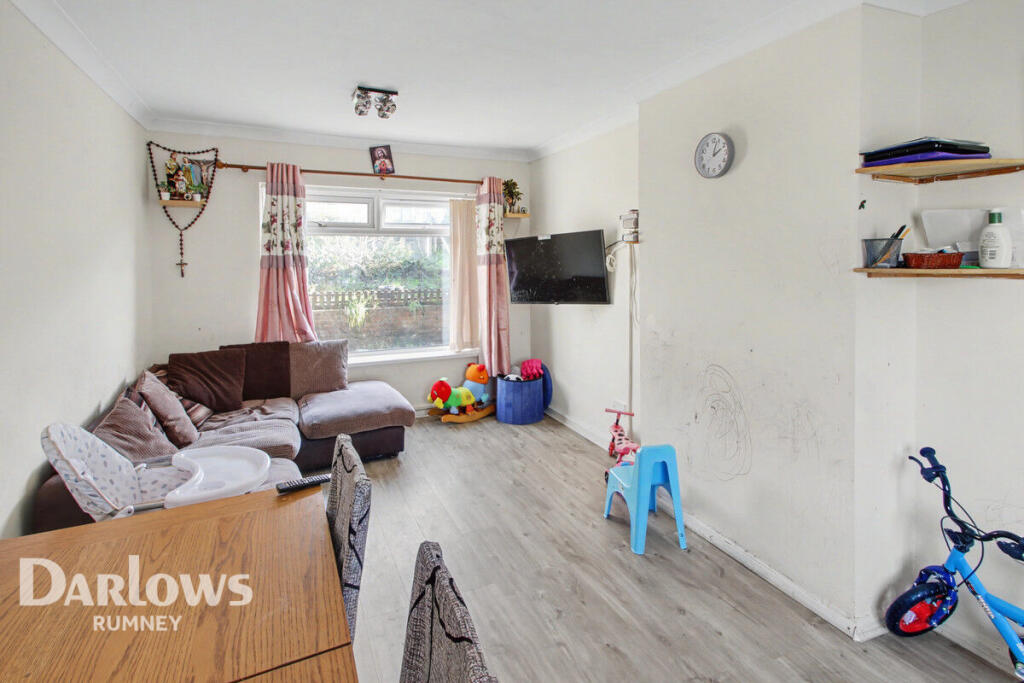 Llanrumney Avenue, Cardiff photo 4